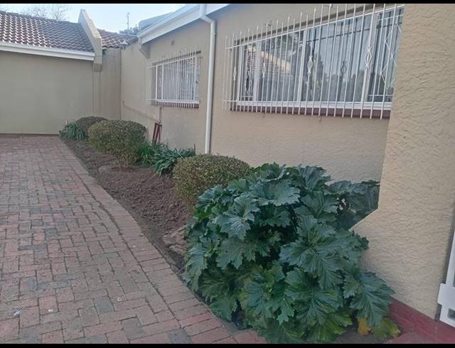 4 BEDROOM HOUSE FOR SALE IN MOREHILL
